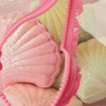 Holler and Glow Shell Yeah! Shell Shaped Bath Bomb, Vitamin E & Lavender Extract, Magnolia, Ylang, Bergamot & Sandalwood Scented, 100% Vegan & Cruelty Free, Ocean Vibes for Relaxation, 150 G - Image 5