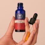 Neal's Yard Remedies Rosehip Oil, Rejuvenating & Nourishing Face Oil With Protective Vitamin E, Cruelty-Free, 25ml - Image 3